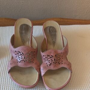 Thom McAn Pink Cut-Out Mules